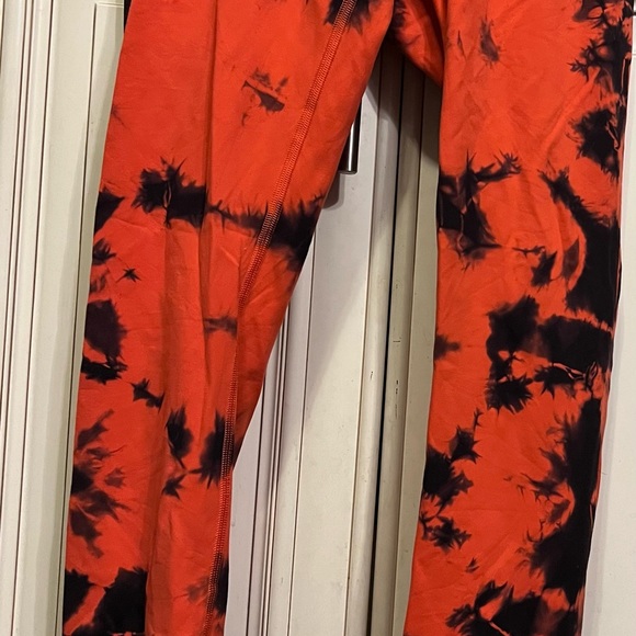 Lululemon Wunder Train High Rise Leggings Size 6 Tie Dye - Picture 3 of 11